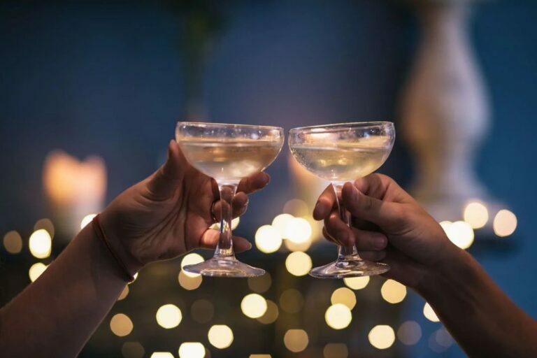 How to Stick to Your New Year’s Resolutions 2023
