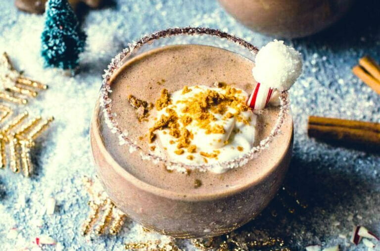 18 Best Holiday Cocktails Recipes to Make This Season