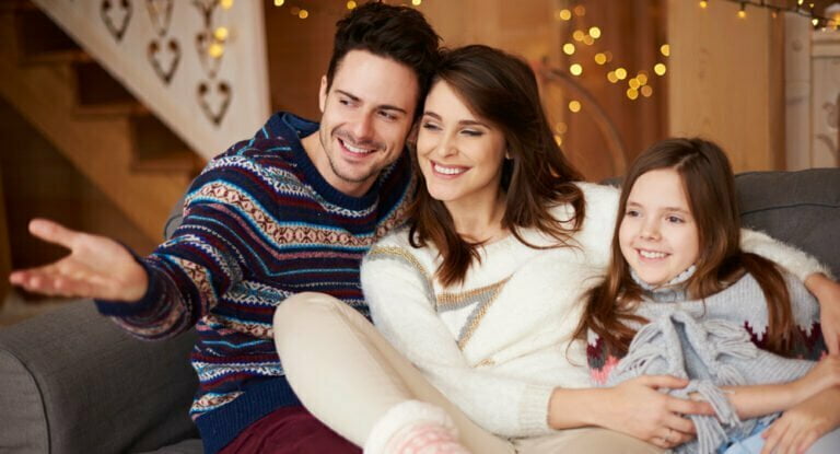 30+ Best Holiday Movies to Watch with Your Kids
