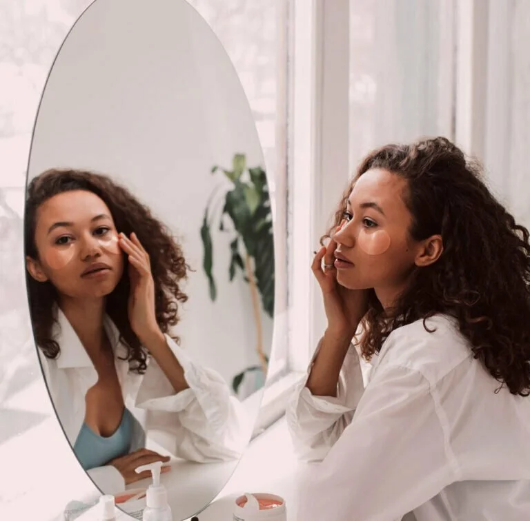 Green Tea and Red Light Therapy – A Powerful Combination In Skin Rejuvenation