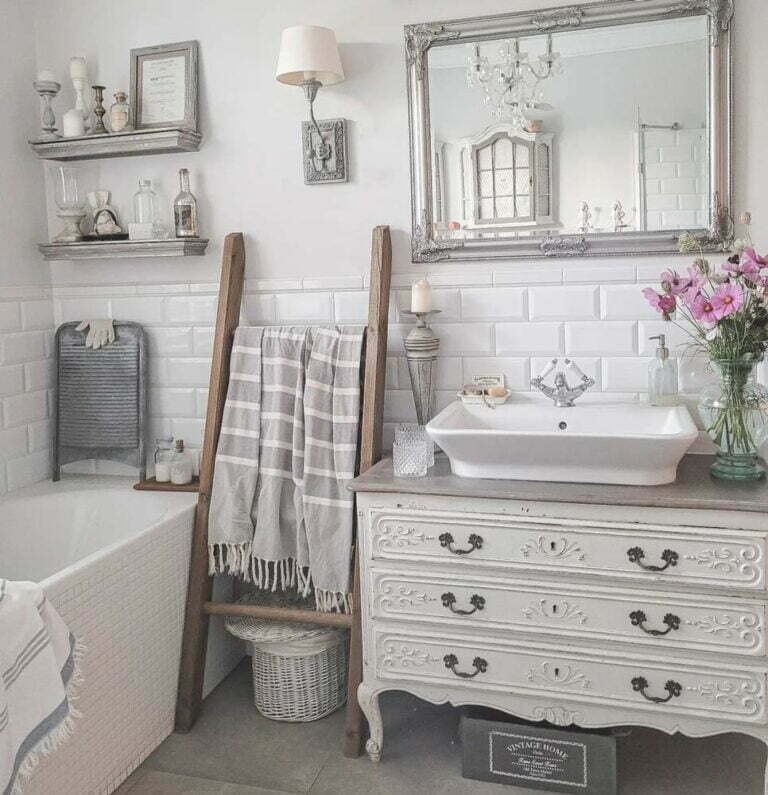 9 Must-Have Things A Self-Loving Woman Has In Her Bathroom