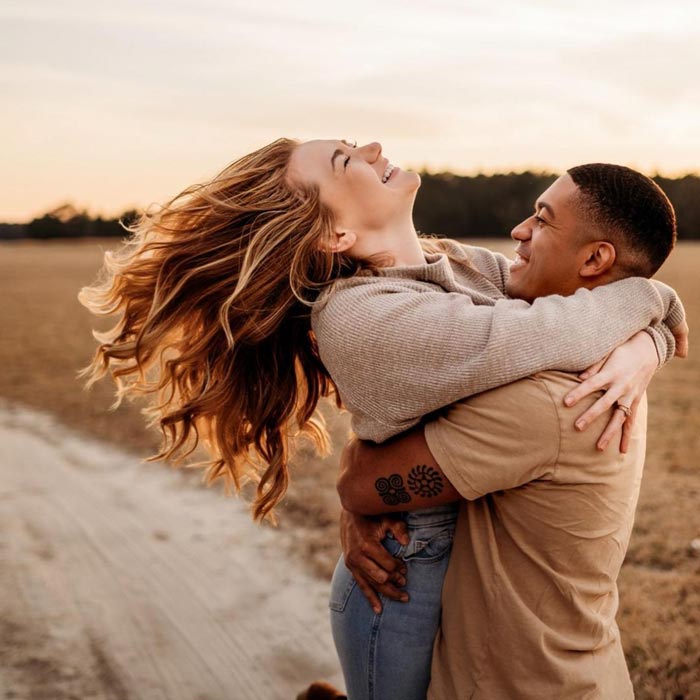 How to Get a Sagittarius Man to Chase You