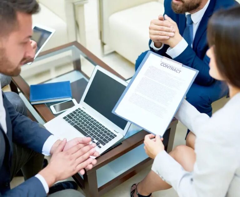 How to Navigate the Legal Process When Buying or Selling a Business