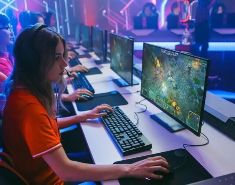 No WiFi? The Best Computer Games to Play Without Internet