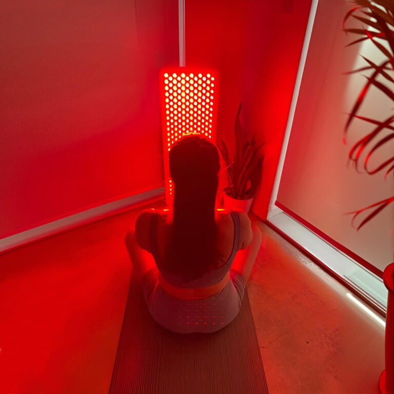 Mito Red Light MitoPRO 300 alternative to Vellgus Elite V2: Which Red Light Therapy Device is Right for You?